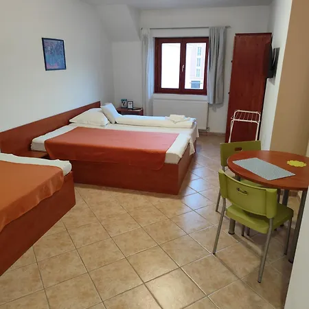 Szent Kristof 公寓式酒店